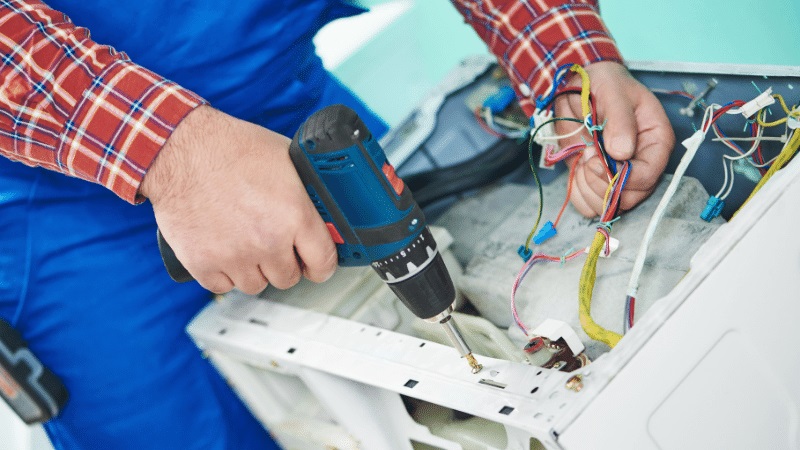 Ankara Ariston Ariston çamaşır makinesi kart tamiri – Su almama arızası orijinal parça ile giderildi. - Teknik servis örneği